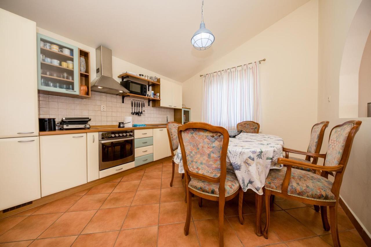 Nikolina Rab Apartments Раб Экстерьер фото